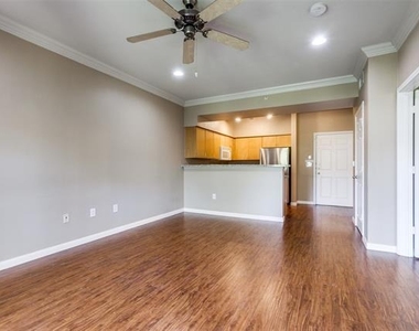 3102 Kings Road - Photo Thumbnail 1
