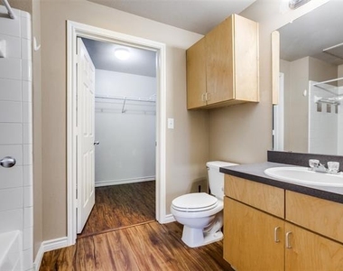 3102 Kings Road - Photo Thumbnail 5
