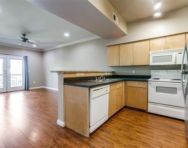 3102 Kings Road - Photo Thumbnail 2