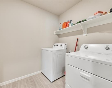 16453 Severn Lane - Photo Thumbnail 12