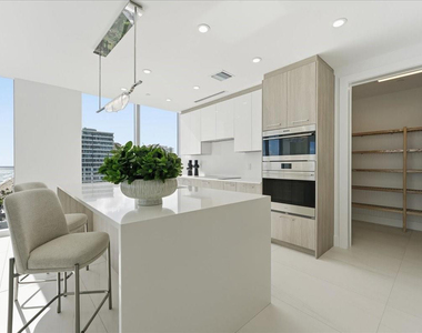 151 N Seabreeze Boulevard - Photo Thumbnail 7