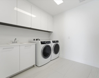 151 N Seabreeze Boulevard - Photo Thumbnail 21