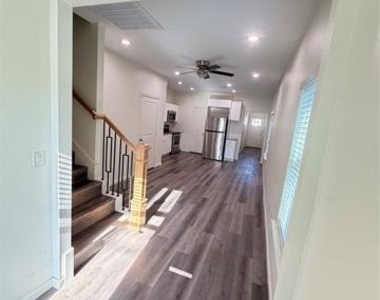3445 Frazier Avenue - Photo Thumbnail 3