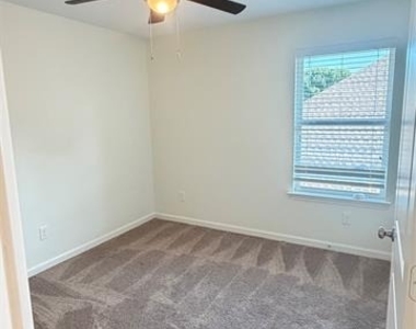 3445 Frazier Avenue - Photo Thumbnail 10
