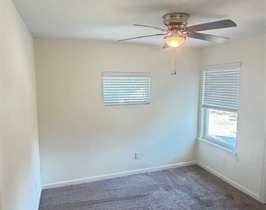 3445 Frazier Avenue - Photo Thumbnail 9