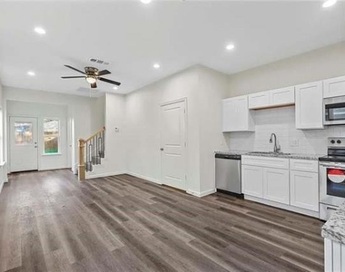 3445 Frazier Avenue - Photo Thumbnail 2