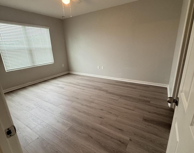 619 Sw Post Terrace - Photo Thumbnail 4