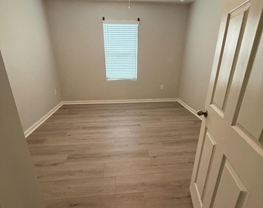 619 Sw Post Terrace - Photo Thumbnail 7