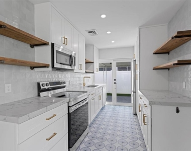 2000 Se 26th Avenue - Photo Thumbnail 5