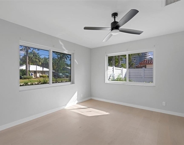 2000 Se 26th Avenue - Photo Thumbnail 9