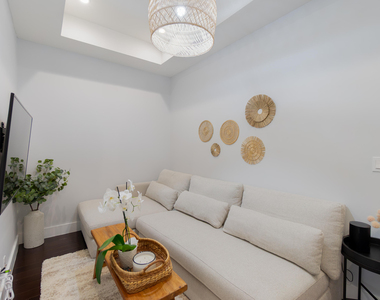 918 St George Boulevard - Photo Thumbnail 20