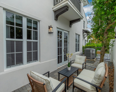 918 St George Boulevard - Photo Thumbnail 13