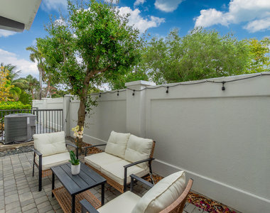 918 St George Boulevard - Photo Thumbnail 12