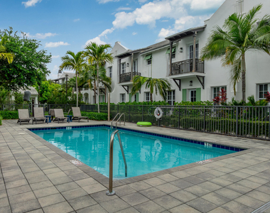 918 St George Boulevard - Photo Thumbnail 33