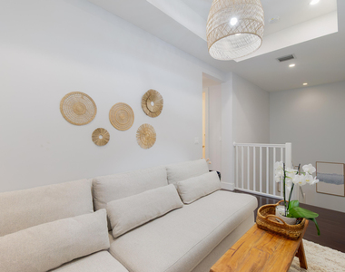 918 St George Boulevard - Photo Thumbnail 19