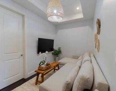 918 St George Boulevard - Photo Thumbnail 21
