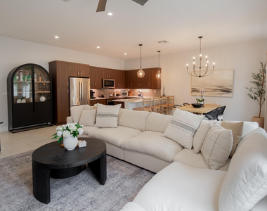 918 St George Boulevard - Photo Thumbnail 4