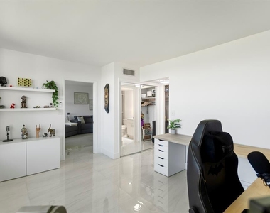 3100 Ne 48th Court - Photo Thumbnail 16