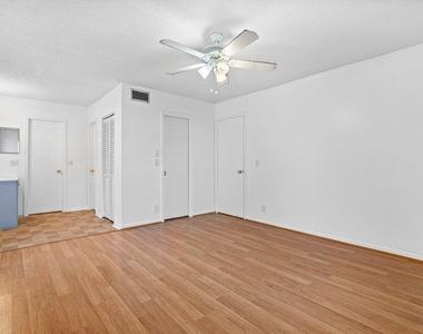 1021 Flame Vine Avenue - Photo Thumbnail 14