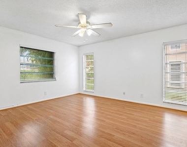 1021 Flame Vine Avenue - Photo Thumbnail 13