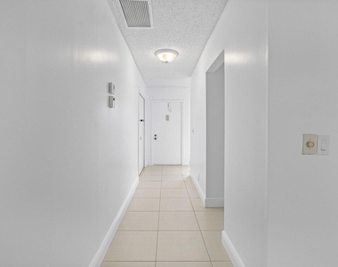1021 Flame Vine Avenue - Photo Thumbnail 2