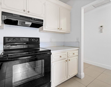 1021 Flame Vine Avenue - Photo Thumbnail 3