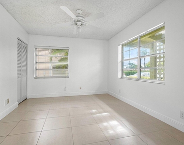1021 Flame Vine Avenue - Photo Thumbnail 12