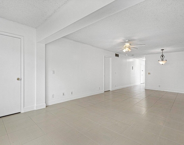 1021 Flame Vine Avenue - Photo Thumbnail 8