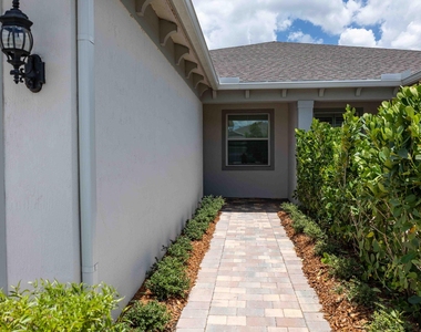 12944 Sw Vermillion Circle - Photo Thumbnail 2