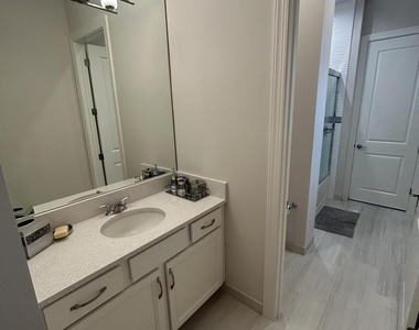 9908 Timber Creek Way - Photo Thumbnail 14