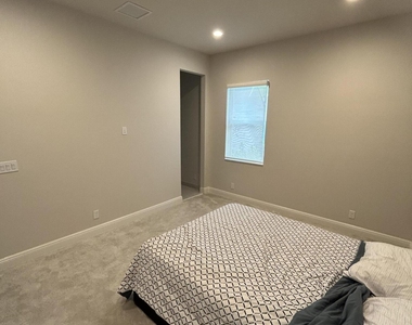 9908 Timber Creek Way - Photo Thumbnail 13