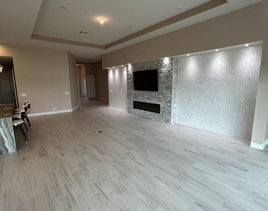9908 Timber Creek Way - Photo Thumbnail 7