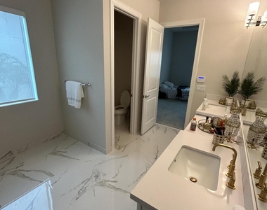 9908 Timber Creek Way - Photo Thumbnail 11
