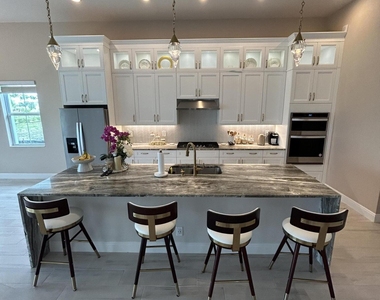 9908 Timber Creek Way - Photo Thumbnail 6