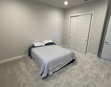 9908 Timber Creek Way - Photo Thumbnail 12