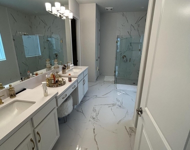 9908 Timber Creek Way - Photo Thumbnail 9