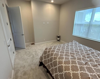 9908 Timber Creek Way - Photo Thumbnail 17