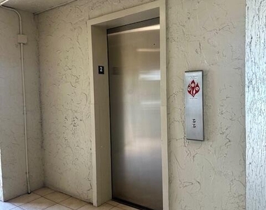 6080 Nw 44th Street - Photo Thumbnail 6