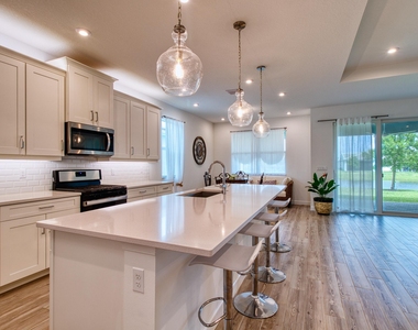 10407 Sw Aquila Way - Photo Thumbnail 9