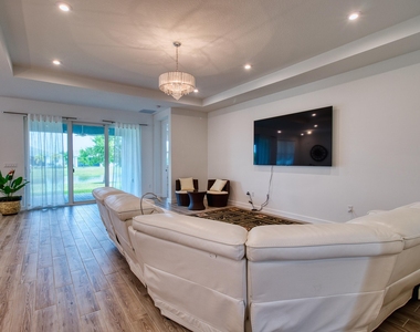 10407 Sw Aquila Way - Photo Thumbnail 13
