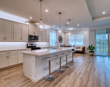 10407 Sw Aquila Way - Photo Thumbnail 12