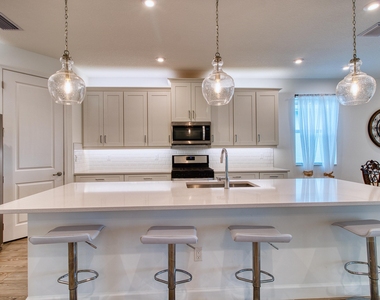 10407 Sw Aquila Way - Photo Thumbnail 7