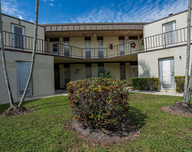 2 Greenway Village N - Photo Thumbnail 1