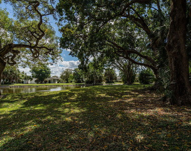 2 Greenway Village N - Photo Thumbnail 22