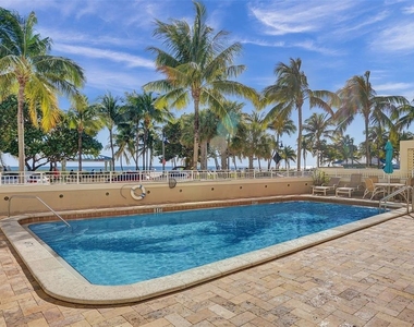 133 N Pompano Beach Blvd Boulevard - Photo Thumbnail 4