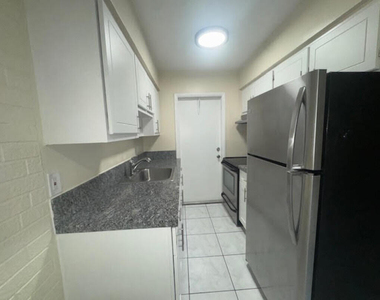 1751 Ne 31st Street - Photo Thumbnail 2