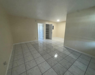 1751 Ne 31st Street - Photo Thumbnail 1
