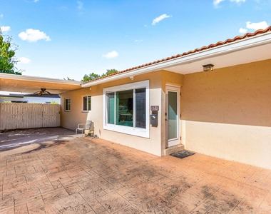 1121 N 66th Terrace - Photo Thumbnail 28