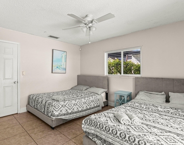 1121 N 66th Terrace - Photo Thumbnail 19