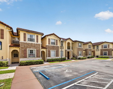 1575 Ne 33rd Avenue - Photo Thumbnail 2